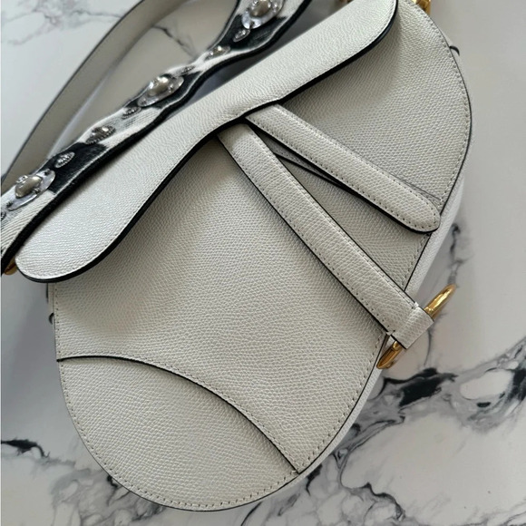 Dior saddle EUC comes with strap - Picture 3 of 8